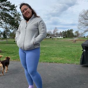 Meet your Posher, Emalia